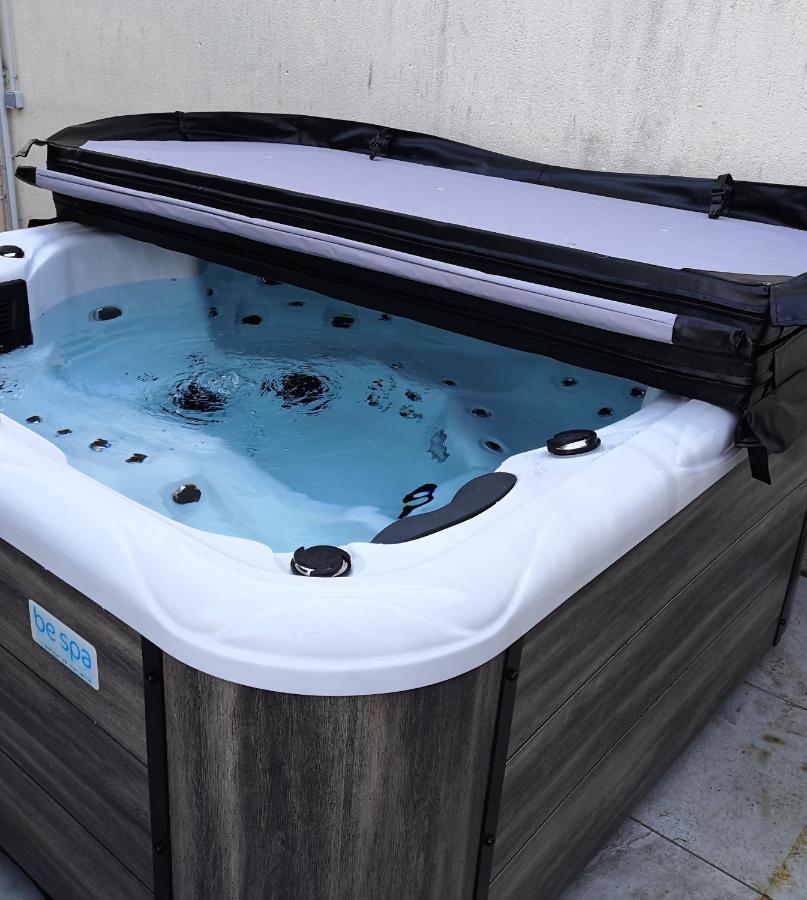 O Rethel Jacuzzi, Gite Ardennes Ngoại thất bức ảnh