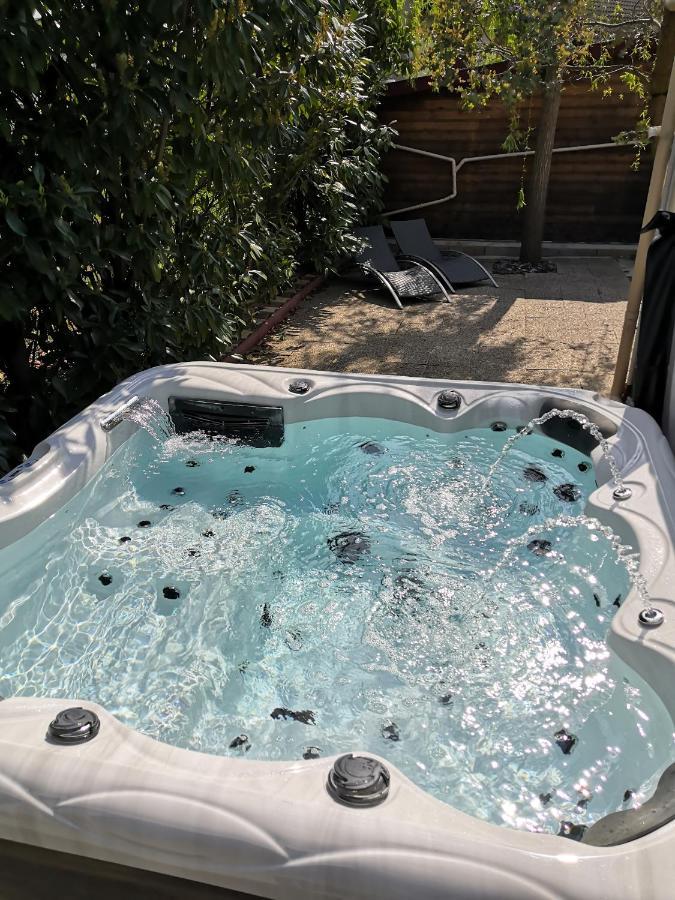 O Rethel Jacuzzi, Gite Ardennes Ngoại thất bức ảnh